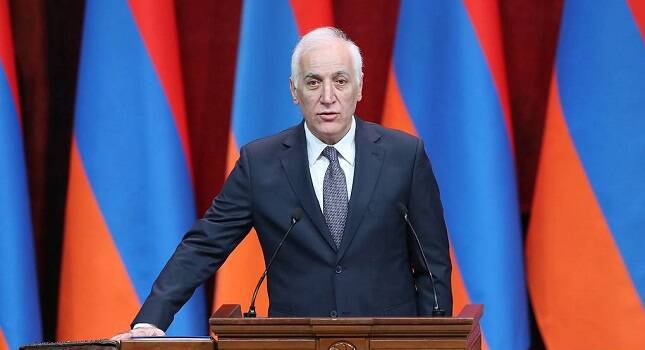 Пятый президент Армении принес присягу и вступил в должность