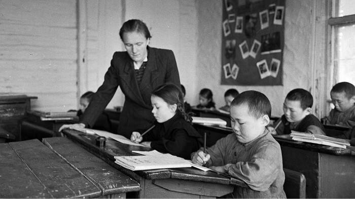 Зачем в СССР в 1940 году сделали образование платным?