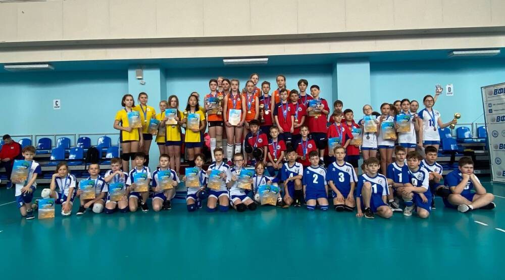 Команды Южно-Сахалинска стали победителями первенства области по волейболу