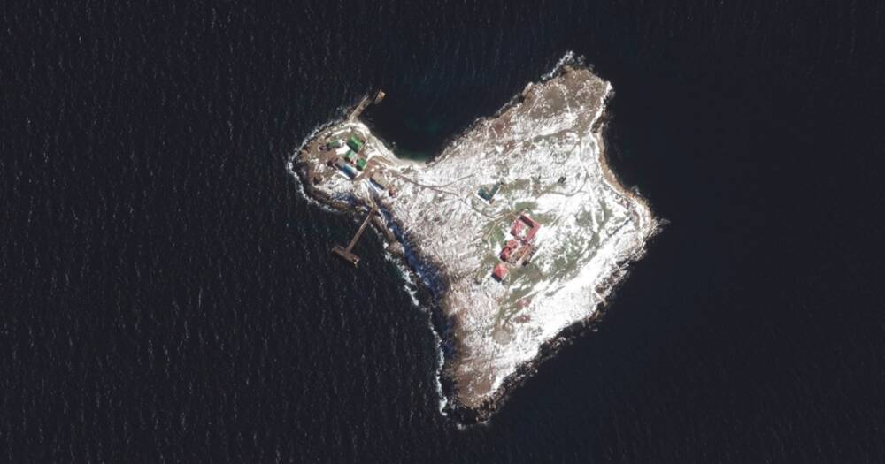 CNN опубликовали первый снимок острова Змеиный после атаки ВС РФ (фото)