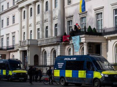В Лондоне анархисты захватили особняк, который связывают с Олегом Дерипаской