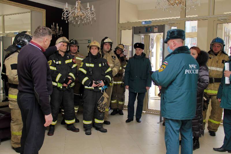 В Смоленске отрабатывали эвакуацию из Камерного театра