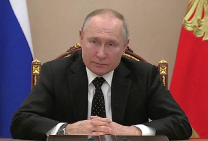 Владимир Путин призвал экспортеров направить продукцию на внутренний рынок