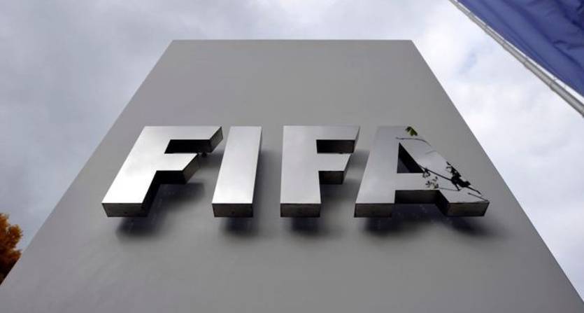 ФИФА разрешила регистрацию украинских игроков вне трансферного окна