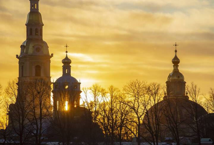 Антициклон сохранит теплую и солнечную погоду в Петербурге 17 марта