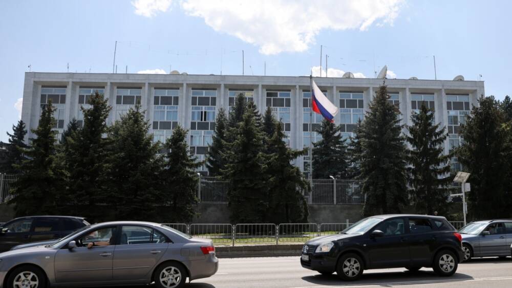 Болгария объявила о высылке 10 сотрудников посольства России