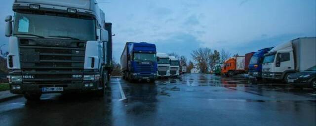У белорусских дальнобойщиков на украинской таможне отобрали фуры с грузом