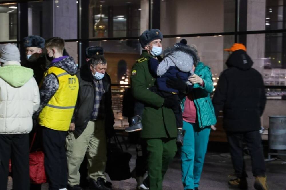 В Россию с 18 февраля эвакуированы 137 тысяч жителей Донбасса