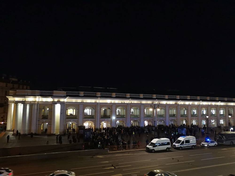 В Петербурге на шестой антивоенной акции задержали 125 человек