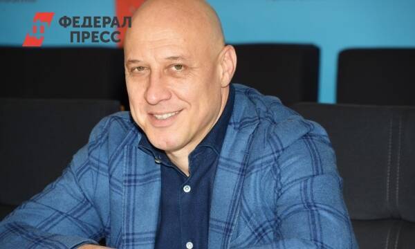 Депутат Майданов перешел на отечественный смартфон