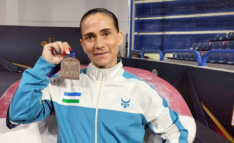 Оксана Чусовитина завоевала серебро на Кубке мира по спортивной гимнастике в Каире