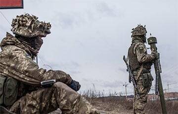 Украинские нацгвардейцы уничтожают танк, БТР и российскую пехоту в Мариуполе