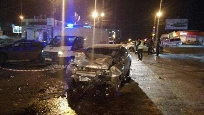 В смертельном ДТП в Хабаровске столкнулись две иномарки — трое мужчин в одной и три женщины в другой
