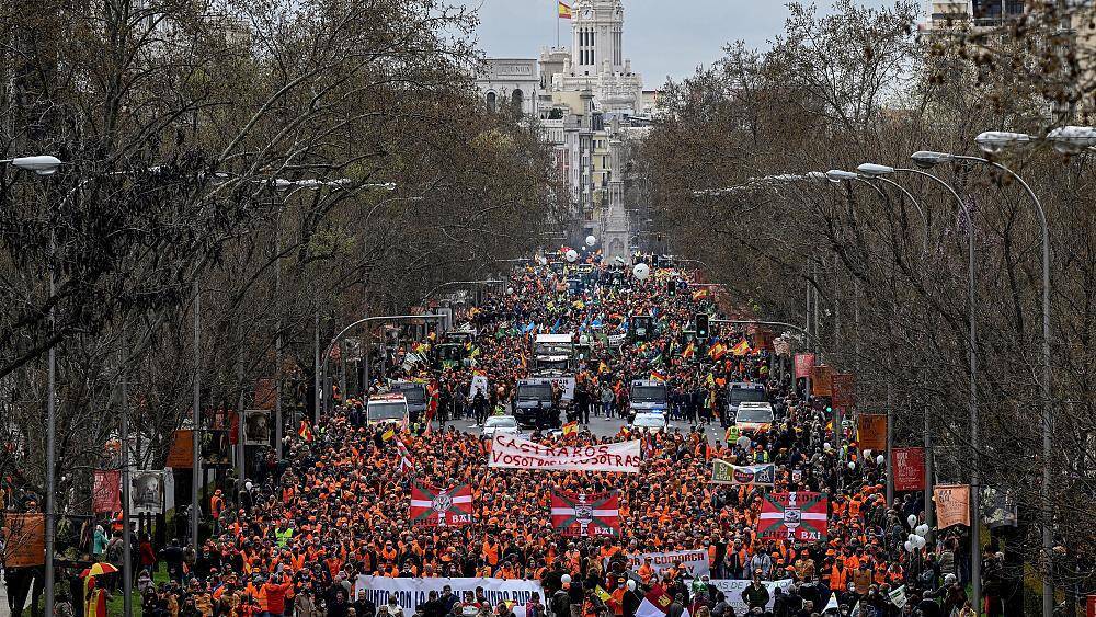 В Мадриде прошла многотысячная акция протеста против роста цен на топливо