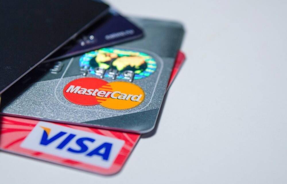 Мошенники обещают россиянам помочь в обходе ограничений для карт Visa и Mastercard