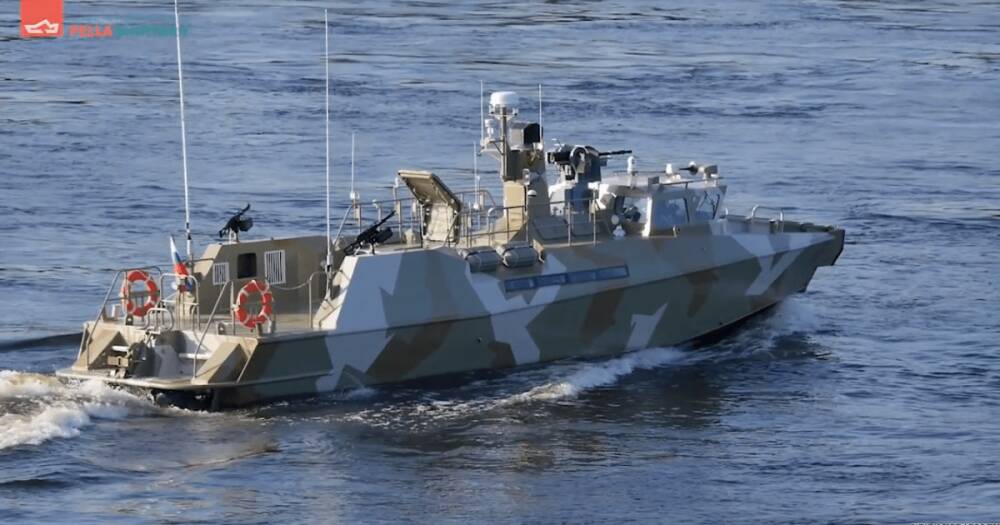 Полк "Азов" показал видео уничтожения патрульного катера "Раптор" ВС РФ в Мариуполе