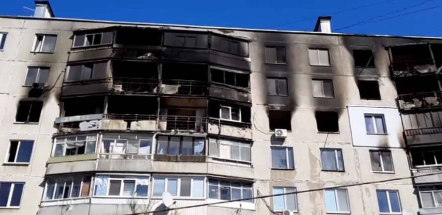 Коммунальщики Харькова под обстрелами оккупантов попали в квартиру погибшего узника Бухенвальда (ВИДЕО)