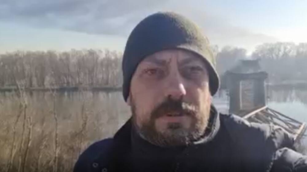 Оккупанты разбомбили мост в Чернигове, чтобы оставить людей без гуманитарки: "Он у нас был старенький..."