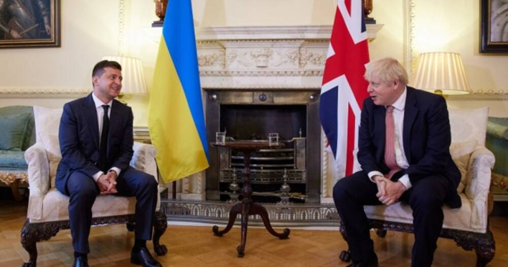 Зеленский поговорил с Джонсоном о ходе обороны Украины от России