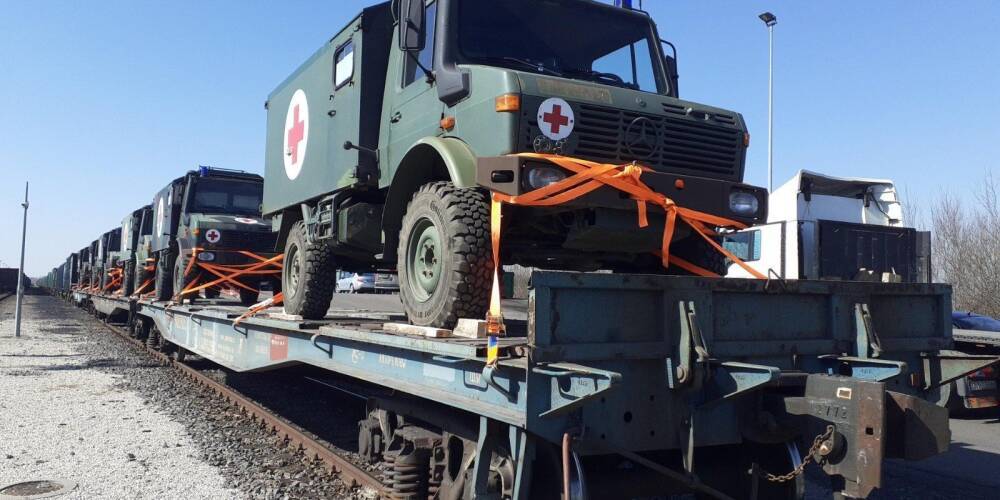 Международные партнеры передали Украине 50 автомобилей скорой помощи