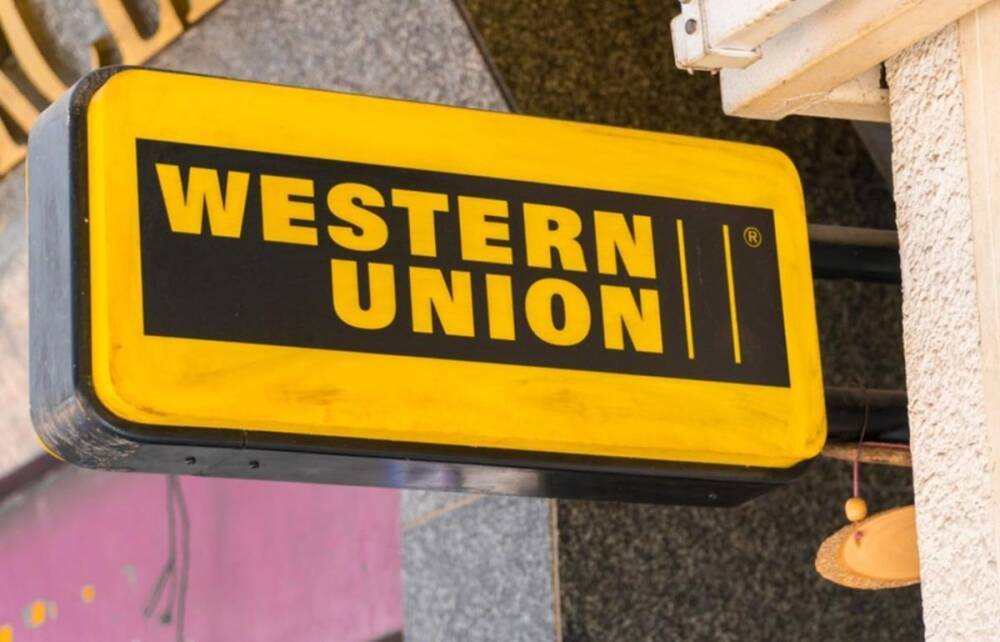 Western Union останавливает переводы в России