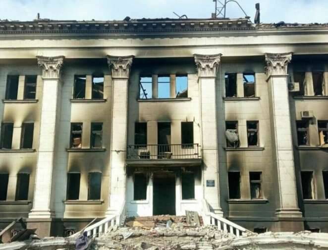 Во время бомбардировки Мариупольского театра погибло 300 человек