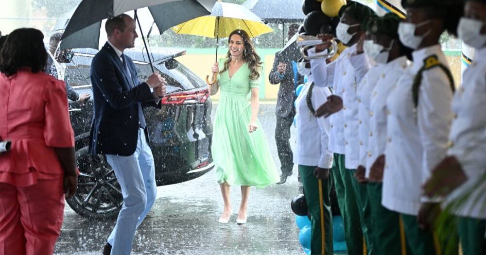 Королевский тур: Багамы встретили Кейт Миддлтон и принца Уильяма проливным дождем