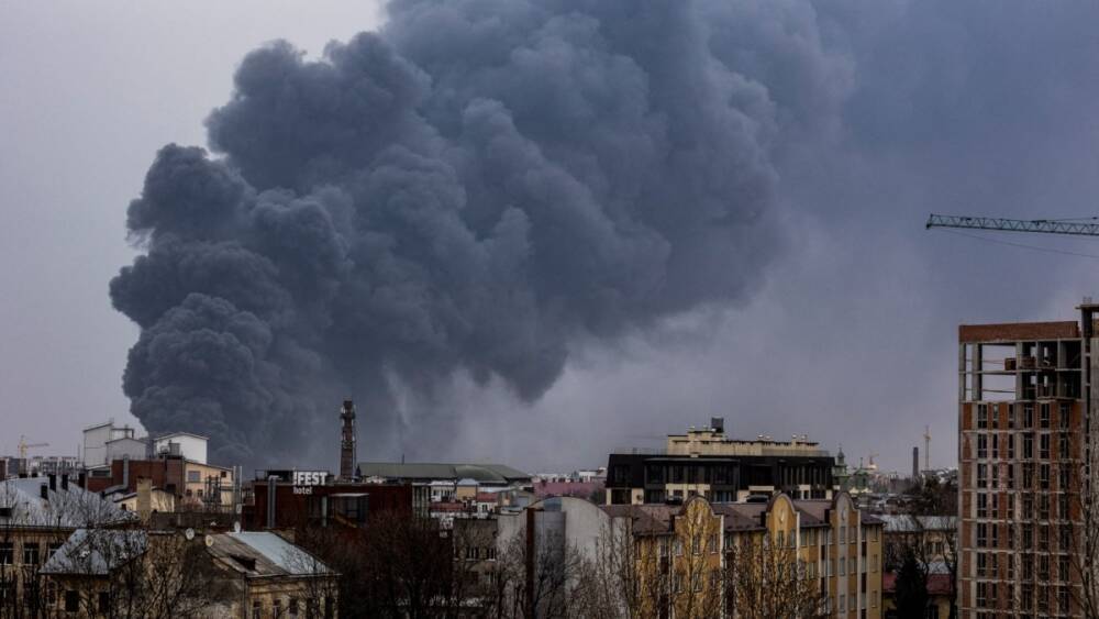 Российские войска обстреляли город Львов на западе Украины
