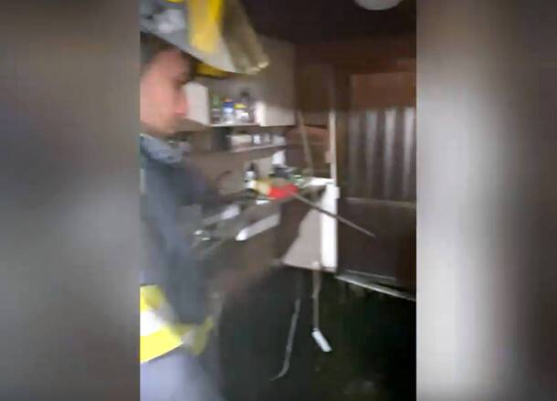 Хайфа: в аварийном жилом здании кухня рухнула вместе с балконом