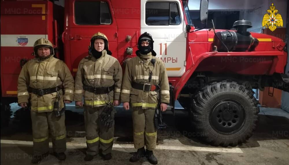 В Тверской области пожарные спасли женщину из горящей квартиры