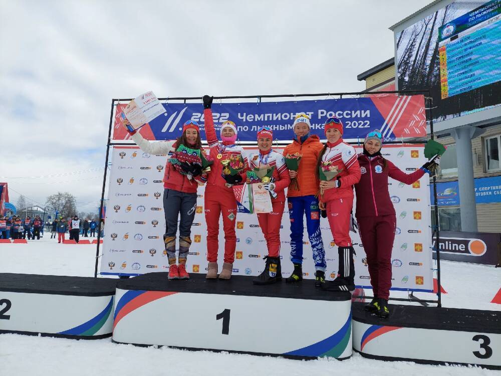 Наталья Непряева завоевала золото в скиатлоне