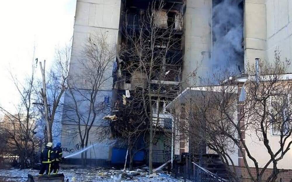 На Луганщине оккупанты продолжают уничтожать дома жителей, есть пострадавшие: достают из-под завалов