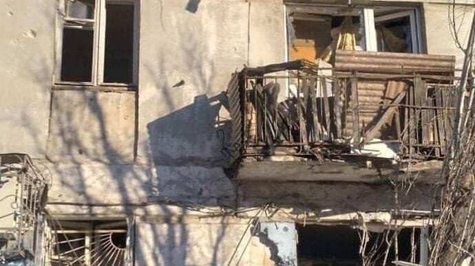 Луганская область: в Северодонецке россияне разрушили еще 5 домов, есть раненые