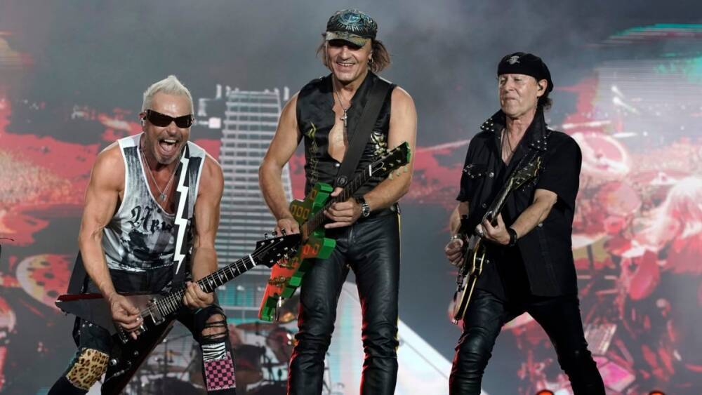 Группа Scorpions изменила в песне "Ветер перемен" слова, посвящённые Москве