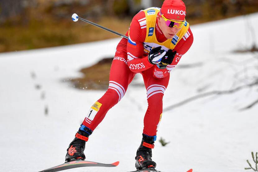 Большунов выиграл гонку с раздельным стартом на чемпионате России по лыжным гонкам
