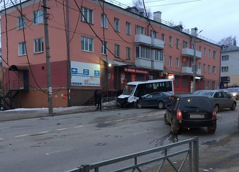 В полиции рассказали подробности утреннего жесткого ДТП в Смоленске
