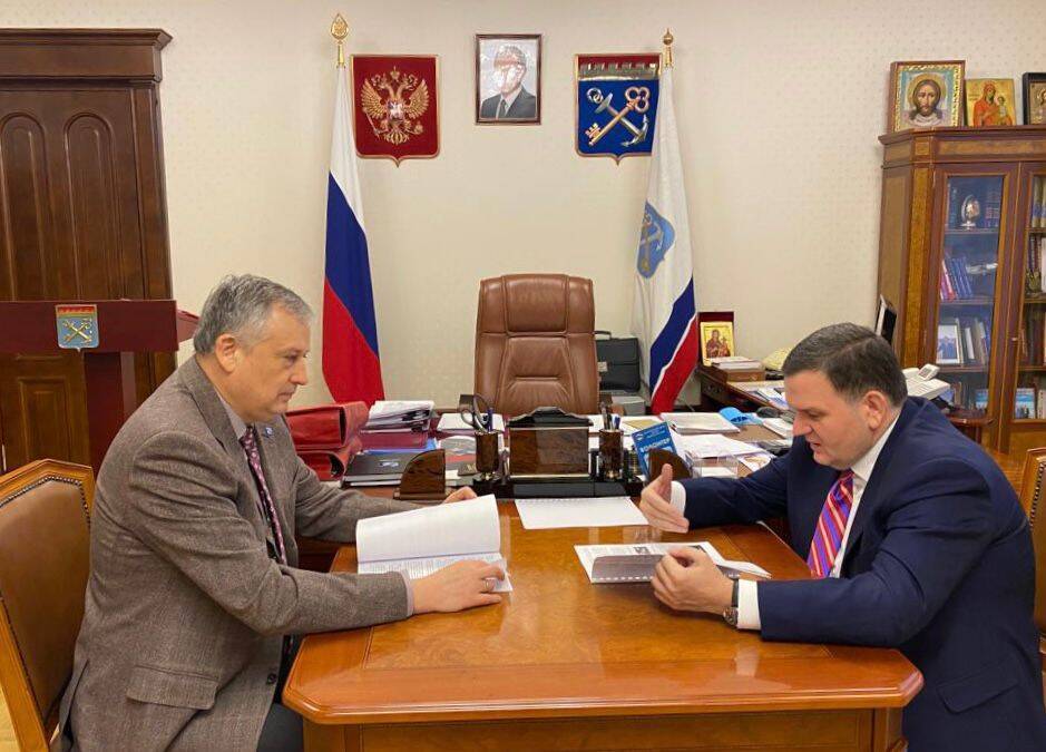 Сенатор РФ Сергей Перминов отчитался перед губернатором Ленобласти об итогах работы за год