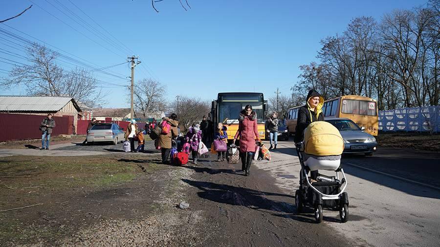Более 142 тыс. жителей Донбасса эвакуировали в Россию
