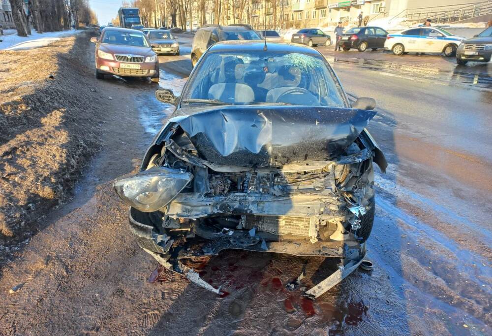 Два человека получили травмы в ДТП в Тверской области