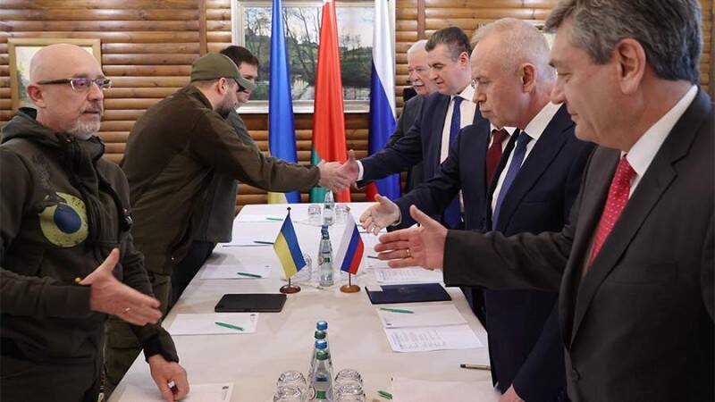 В Беловежской пуще проходит второй раунд переговоров между российской и украинской сторонами