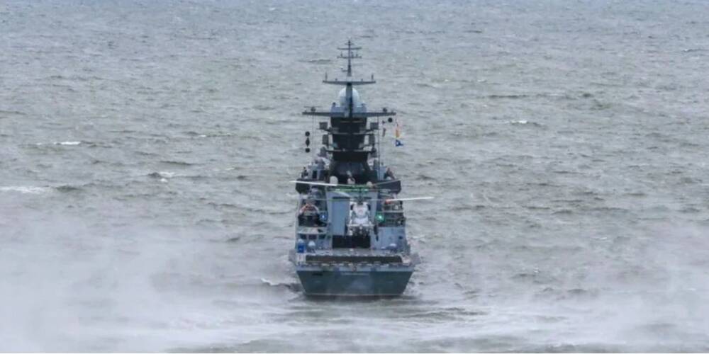 Корабли РФ продолжают маневрировать вблизи Одесской области, угроза высадки десанта остается — ОК Юг
