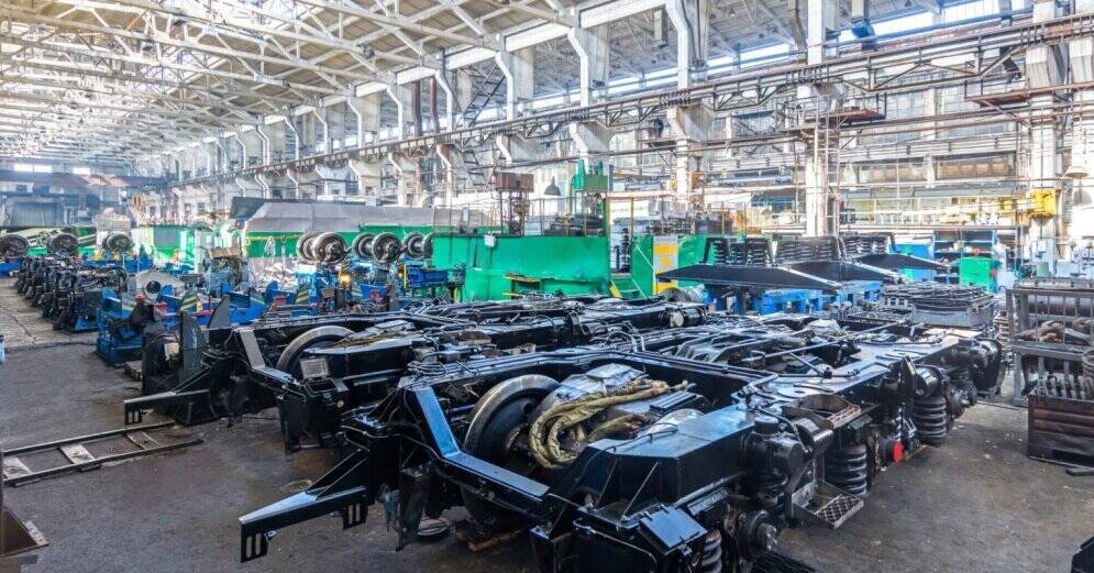 NVA заявило, что поддержит уволенных сотрудников Даугавпилсского локомотиворемонтного завода