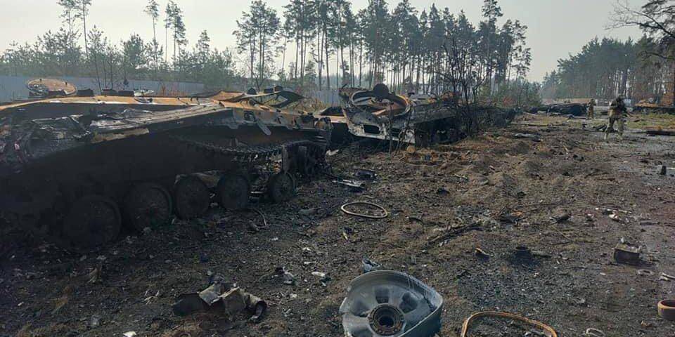 В Киевской области тероборона ВСУ уничтожила колонну военных России — фото