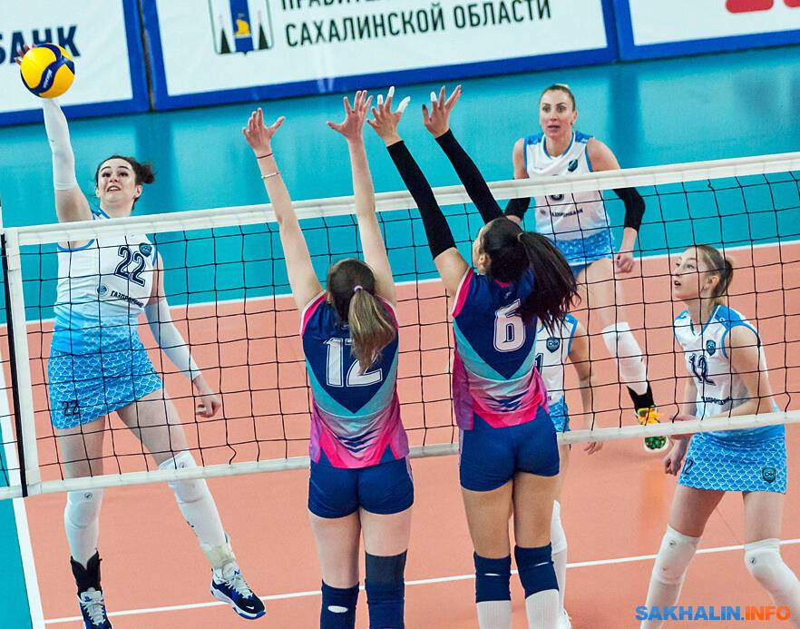 "Сахалин" не дал шансов волейболисткам из Барнаула