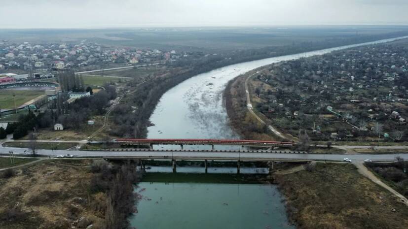 Глава Армянска: Северо-Крымский канал продолжает наполняться водой