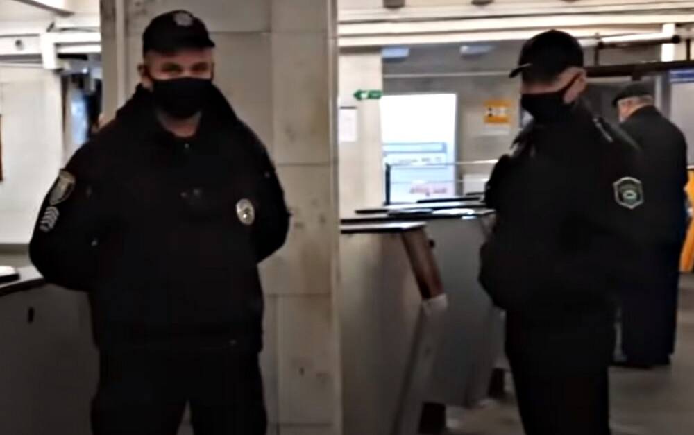 Вызывал подозрения: в метро Киева обезврежен опасный диверсант