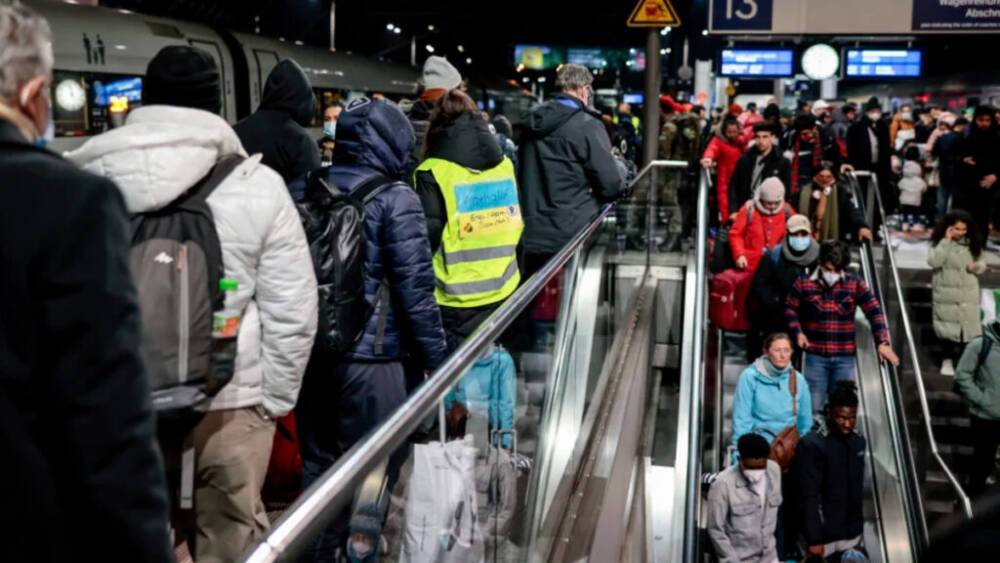 Как Германия контролирует поток беженцев из Украины