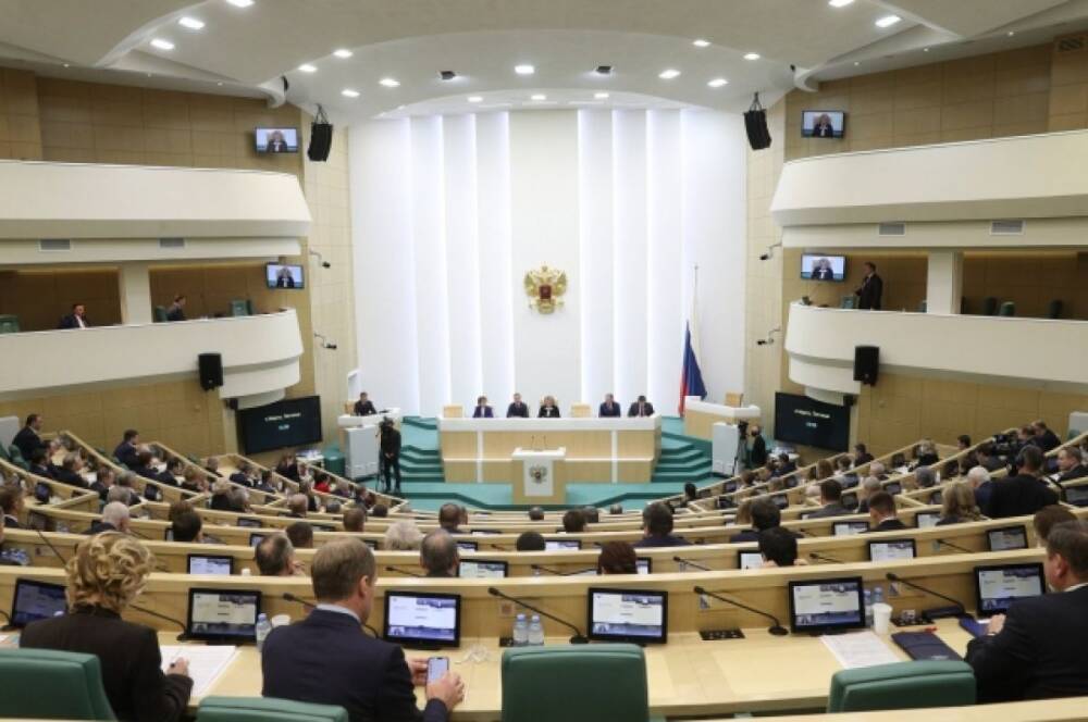 СФ одобрил закон о мерах поддержки граждан и бизнеса в условиях санкций