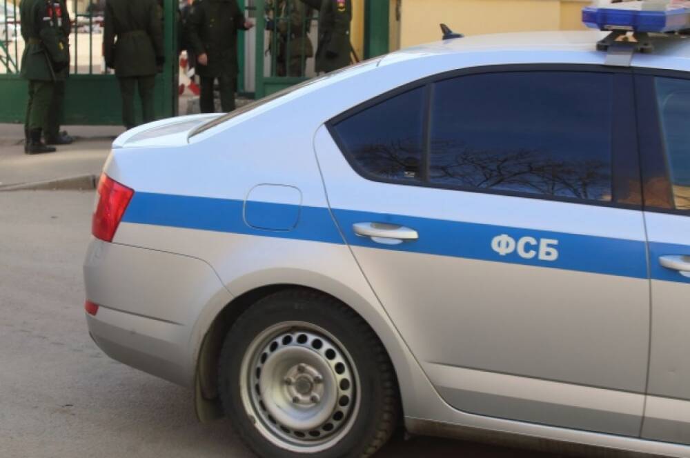 ФСБ обнаружила тайники с оружием и боеприпасами в Крыму