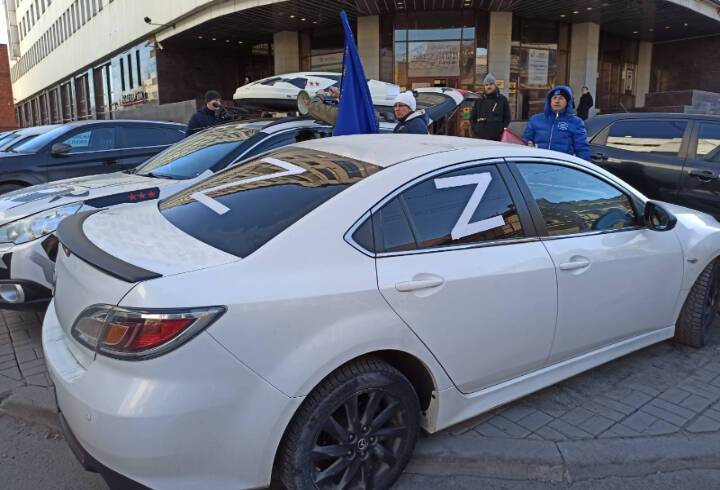 В Петербурге прошел автопробег в поддержку спецоперации на Украине и Донбассе